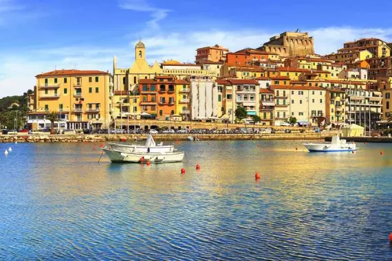 Porto Santo Stefano : vue depuis la mer